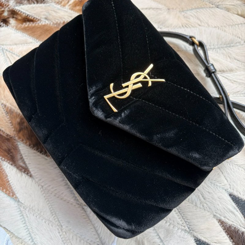 YSL 天鵝絨方胖子 黑-5