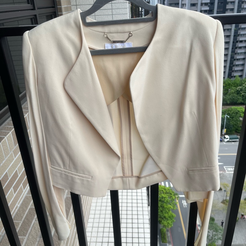 Chloe 經典米色外套 翻領短版 帥氣出場必備-0