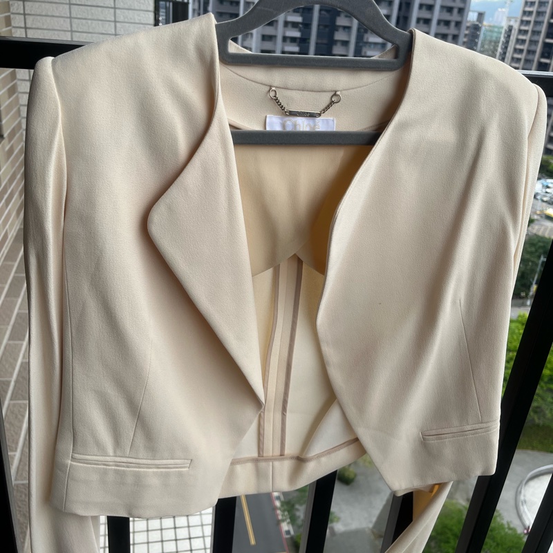 Chloe 經典米色外套 翻領短版 帥氣出場必備-3