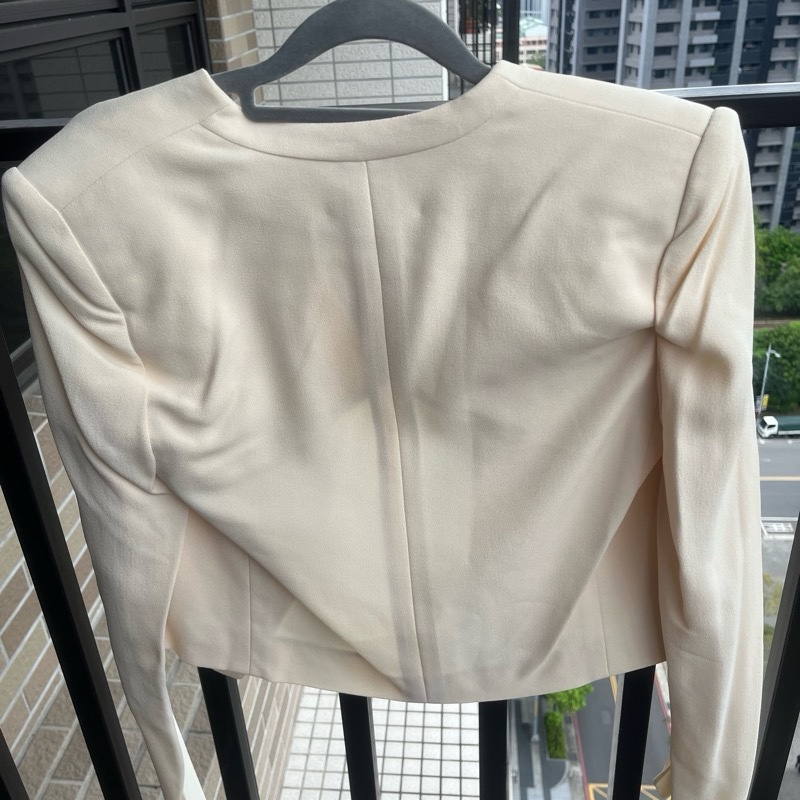 Chloe 經典米色外套 翻領短版 帥氣出場必備-8