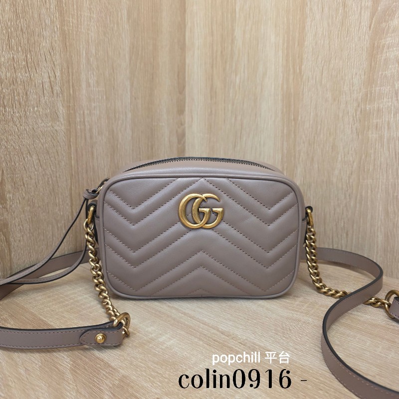 [品況新不想留了便宜甩賣☺️平台最甜] Gucci藕色牛皮霧金釦馬夢相機斜背包-0