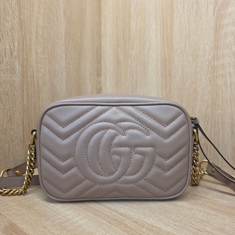 [品況新不想留了便宜甩賣☺️平台最甜] Gucci藕色牛皮霧金釦馬夢相機斜背包-3