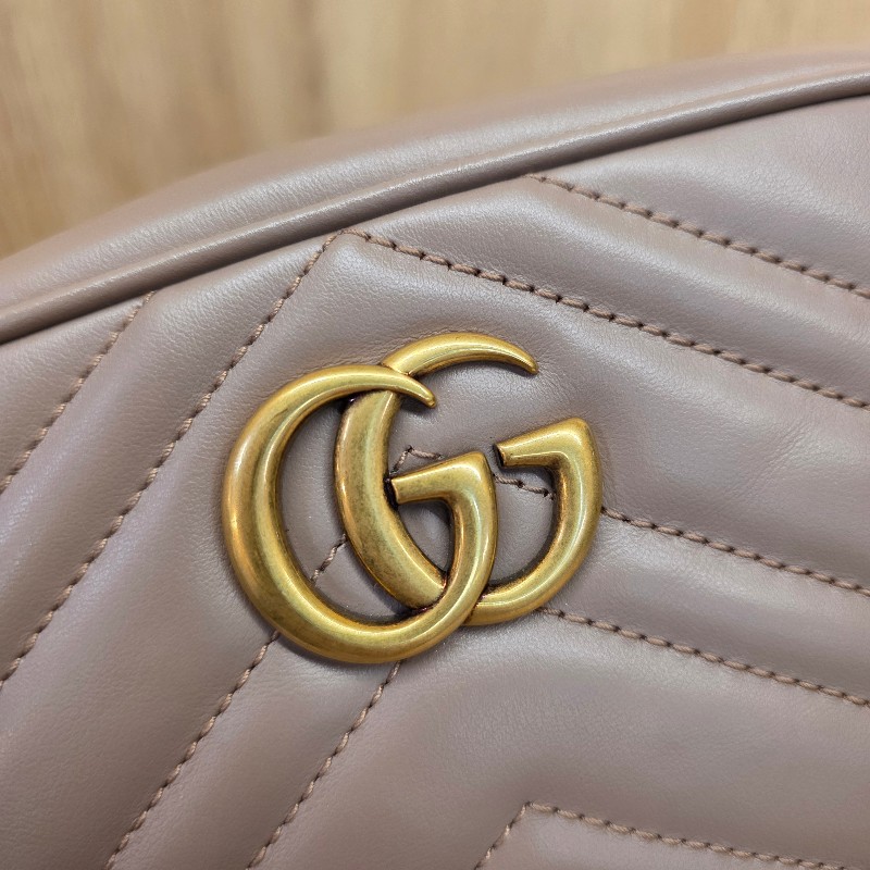 [品況新不想留了便宜甩賣☺️平台最甜] Gucci藕色牛皮霧金釦馬夢相機斜背包-10