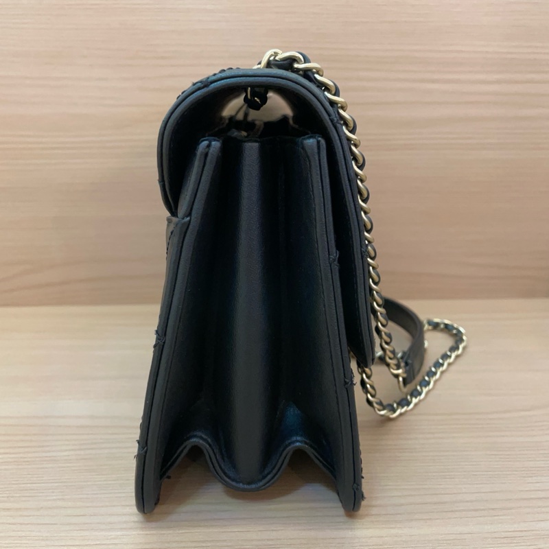 Chanel 黑金牛皮珐琅扣 vtgpangpang 链条包 中號 23開-2