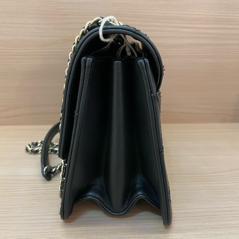 Chanel 黑金牛皮珐琅扣 vtgpangpang 链条包 中號 23開-3