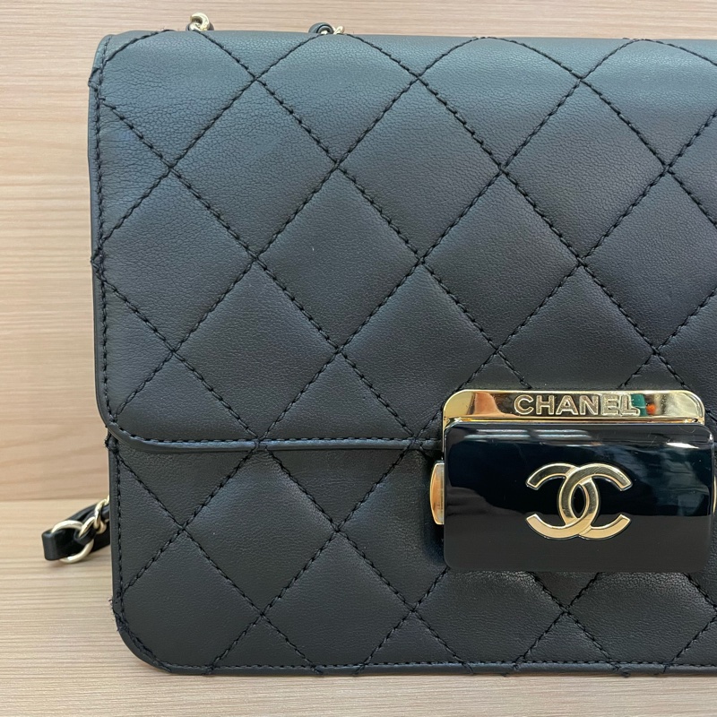 Chanel 黑金牛皮珐琅扣 vtgpangpang 链条包 中號 23開-5