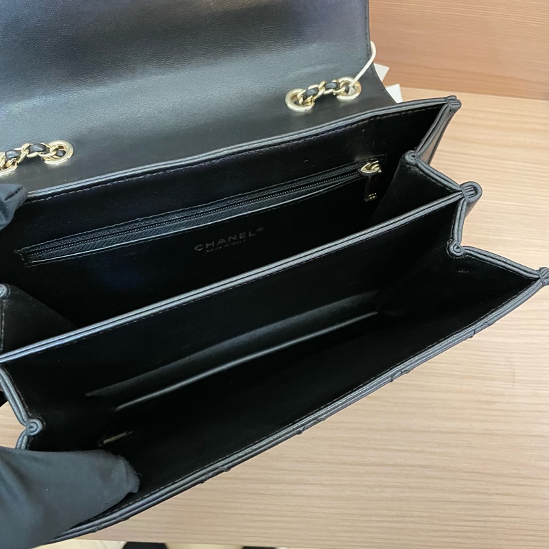 Chanel 黑金牛皮珐琅扣 vtgpangpang 链条包 中號 23開-11