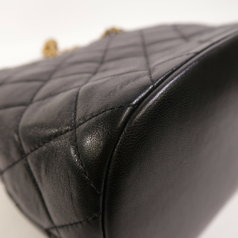 CHANEL 羊皮皮革Bucket Bag金扣鏈帶肩背袋-12