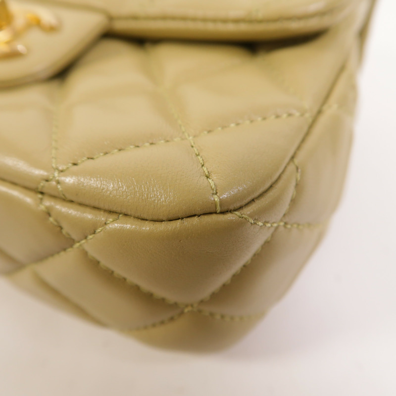 CHANEL 羊皮皮革Coco Heart Square Bag金扣鏈帶肩背袋-10