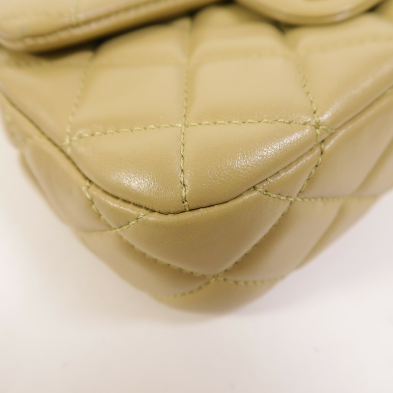 CHANEL 羊皮皮革Coco Heart Square Bag金扣鏈帶肩背袋-11