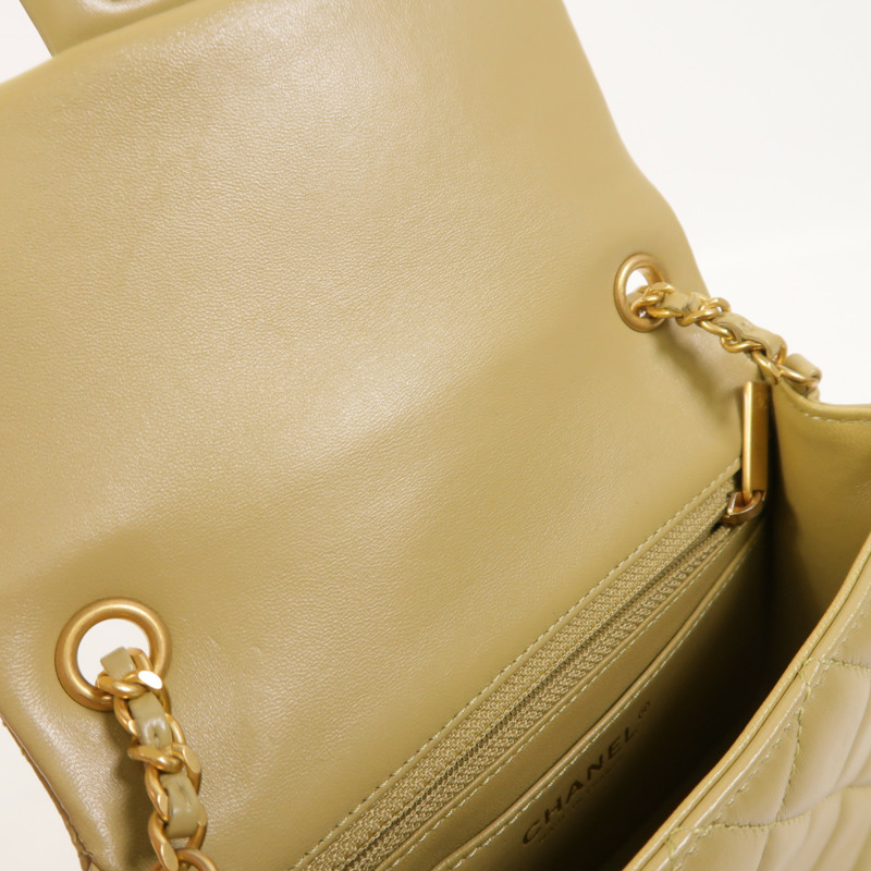 CHANEL 羊皮皮革Coco Heart Square Bag金扣鏈帶肩背袋-16