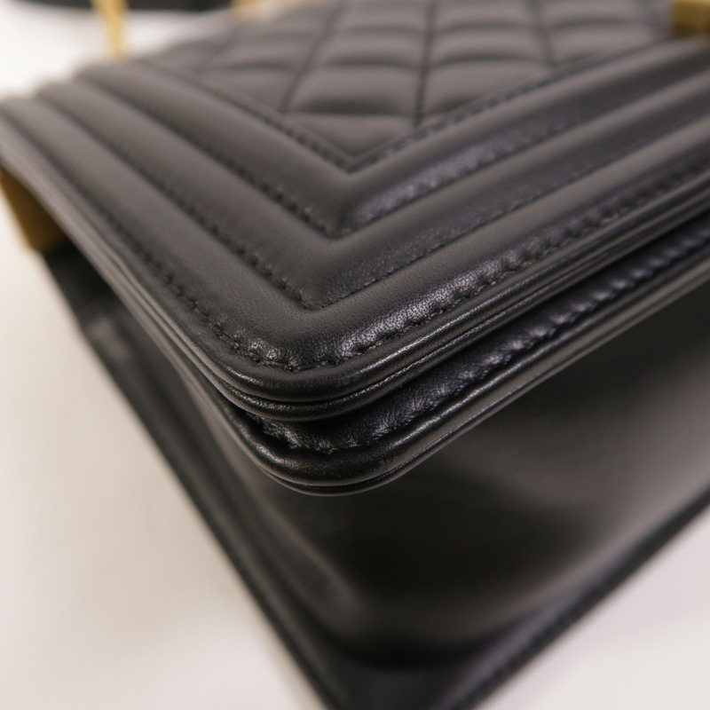 CHANEL 羊皮皮革Boy 25金扣鏈帶肩背袋-9