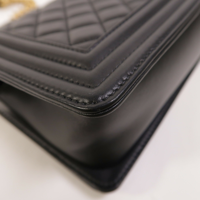 CHANEL 羊皮皮革Boy 25金扣鏈帶肩背袋-11