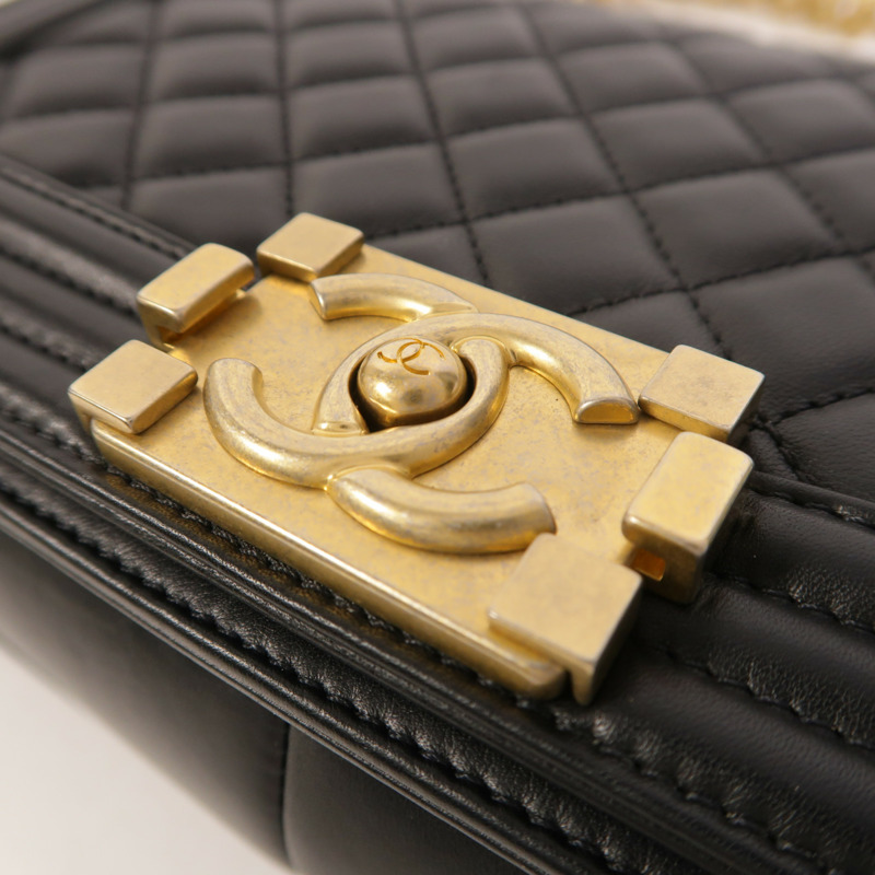 CHANEL 羊皮皮革Boy 25金扣鏈帶肩背袋-12