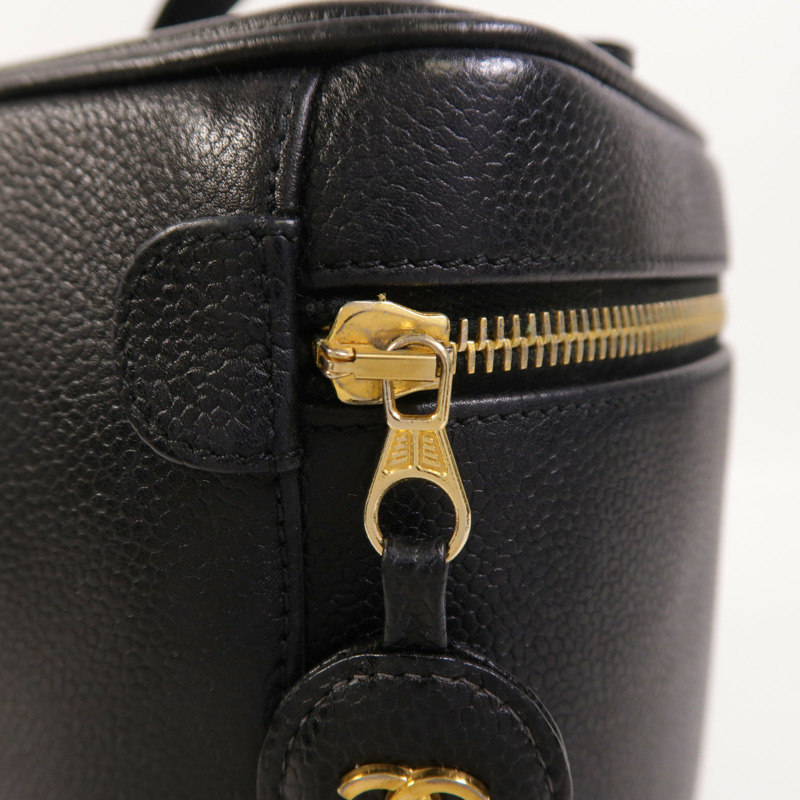 CHANEL 牛皮皮革Vintage Vanity Case金扣手挽袋-15