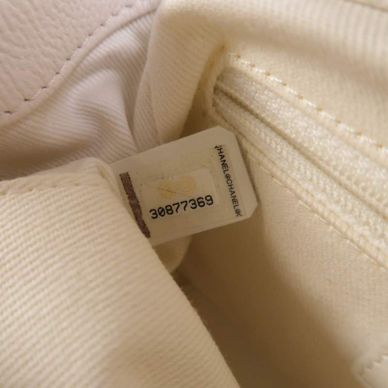 CHANEL 牛皮皮革Business Affinity Small金扣手挽肩背兩用袋-6