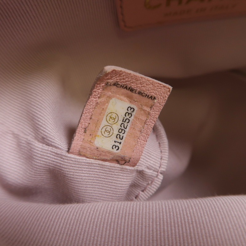 CHANEL 羊皮皮革Mini About Pearls金扣肩背袋-6