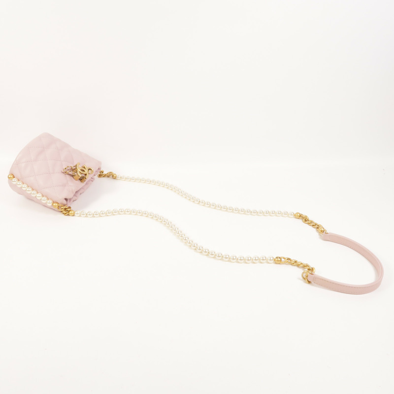 CHANEL 羊皮皮革Mini About Pearls金扣肩背袋-7
