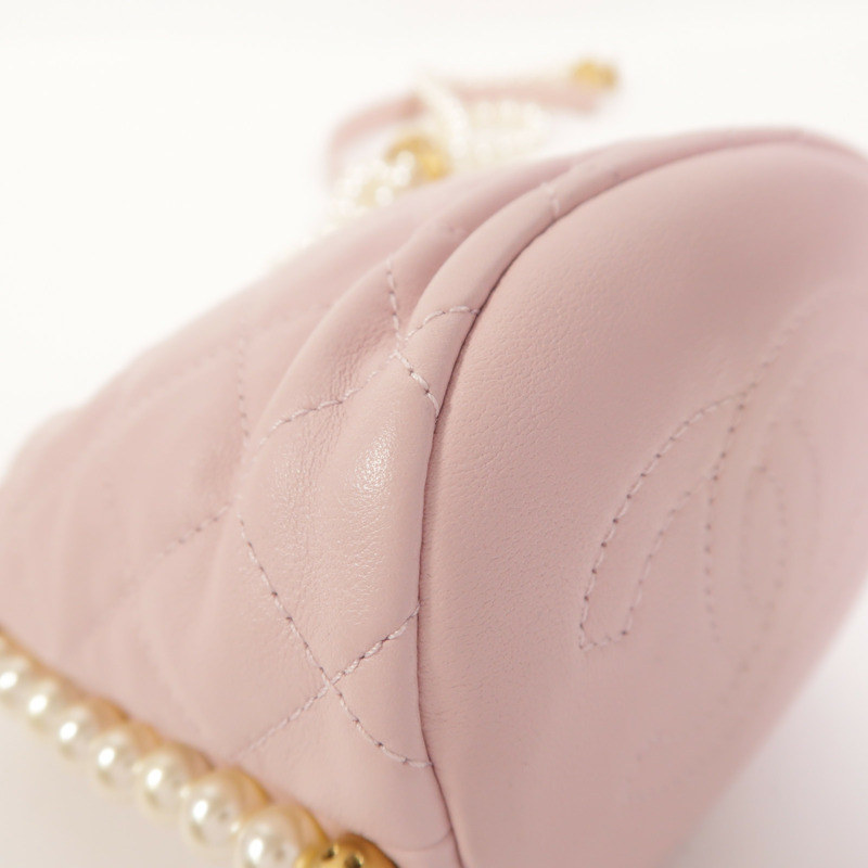 CHANEL 羊皮皮革Mini About Pearls金扣肩背袋-12