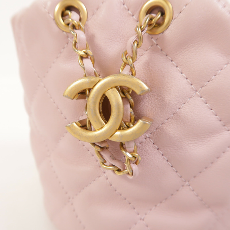 CHANEL 羊皮皮革Mini About Pearls金扣肩背袋-13