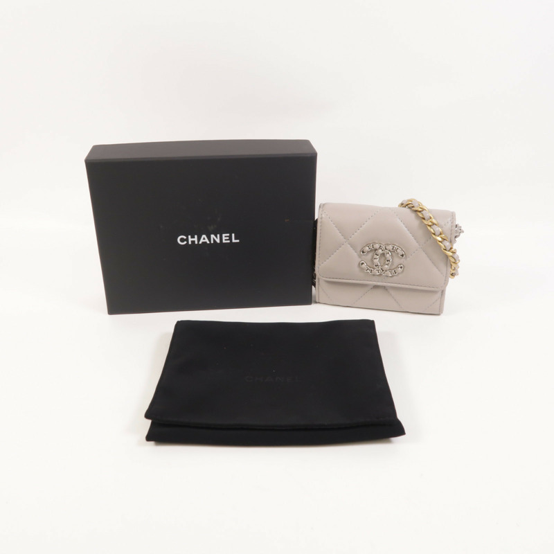 CHANEL 羊皮皮革19 Mini Wallet On Chain鏈帶肩背袋-8