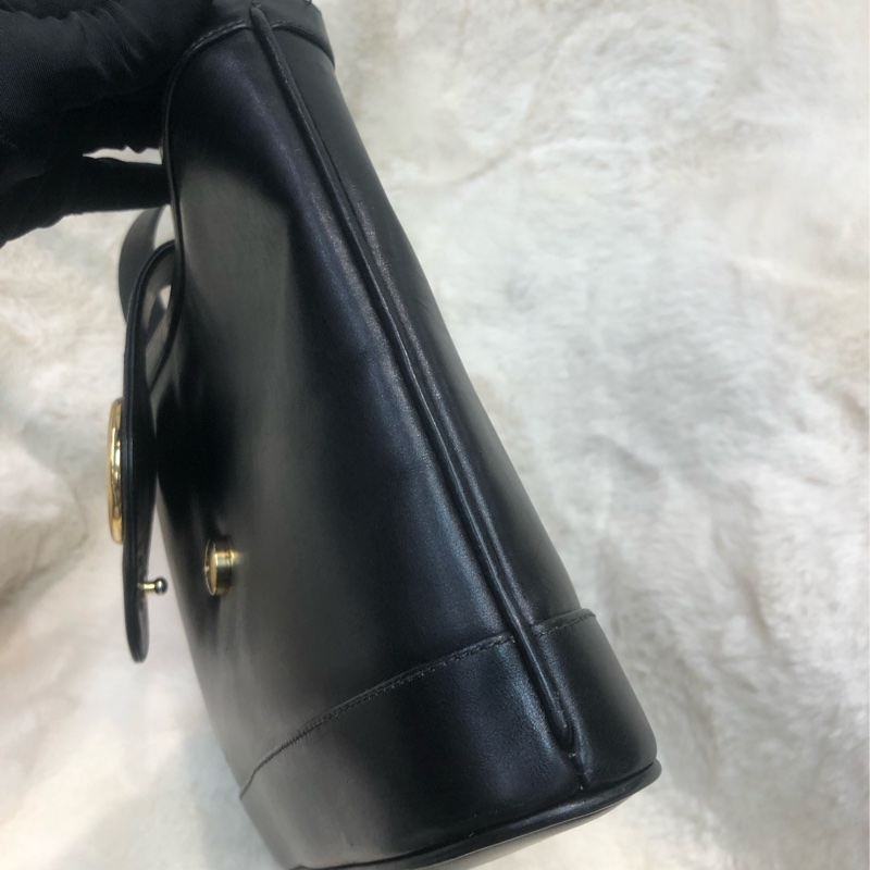 Gucci 金Logo 黑色水桶袋 XA705-2