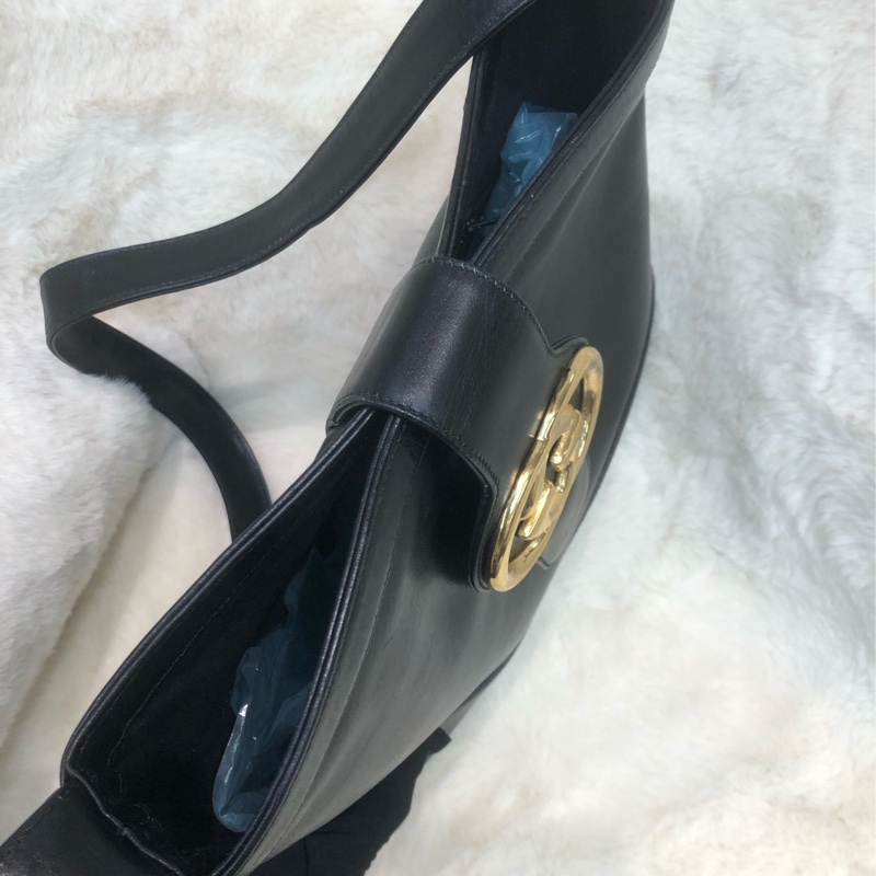 Gucci 金Logo 黑色水桶袋 XA705-5