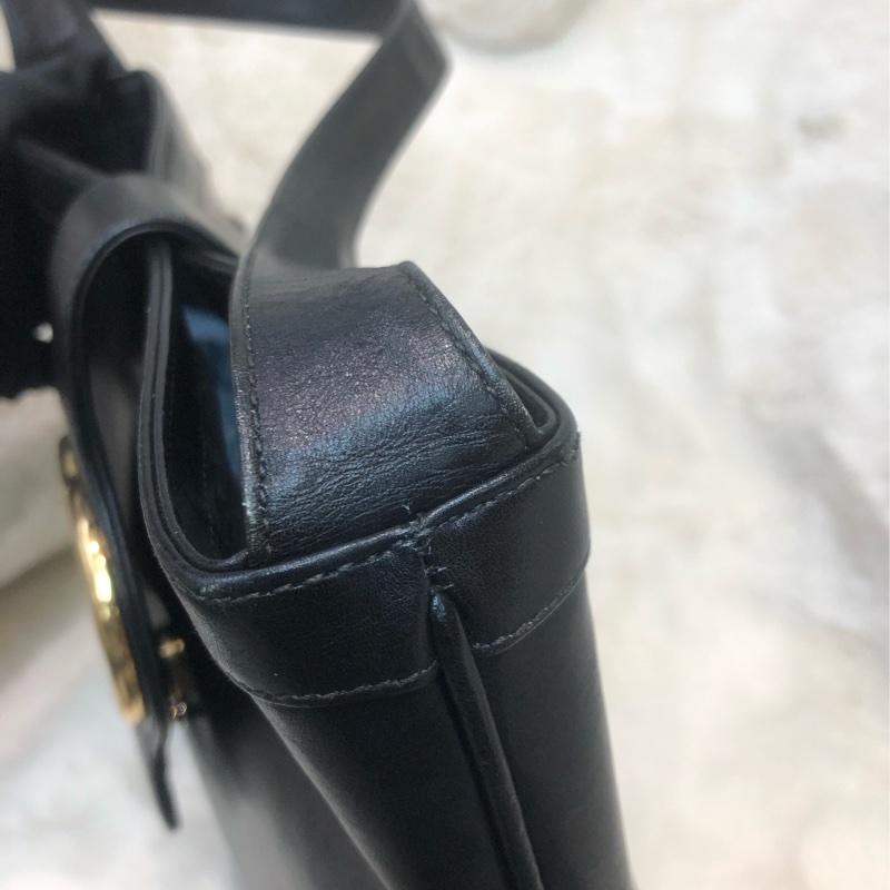 Gucci 金Logo 黑色水桶袋 XA705-6