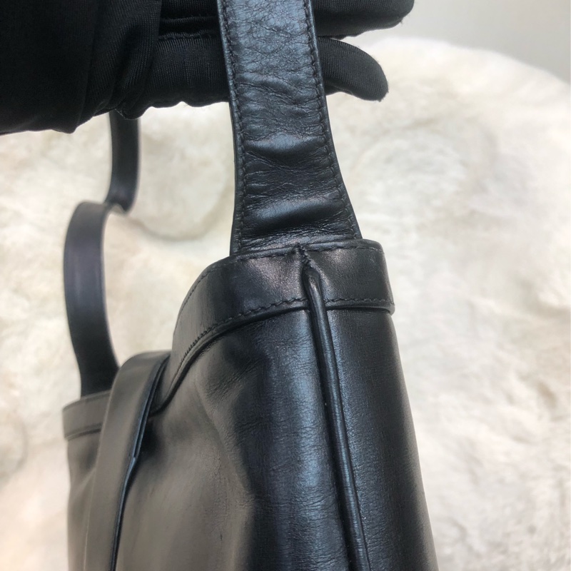 Gucci 金Logo 黑色水桶袋 XA705-7