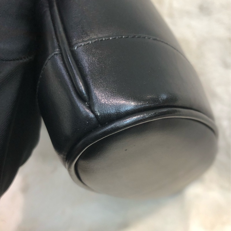 Gucci 金Logo 黑色水桶袋 XA705-10