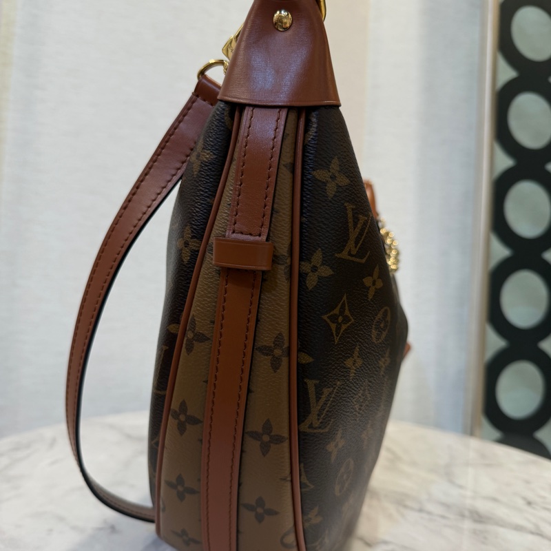 LV 雙色原花咖牛皮金釦Loop hobo半月肩斜背包M46311-6