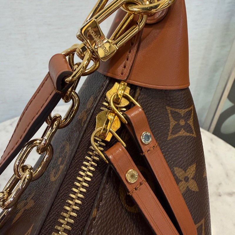 LV 雙色原花咖牛皮金釦Loop hobo半月肩斜背包M46311-11