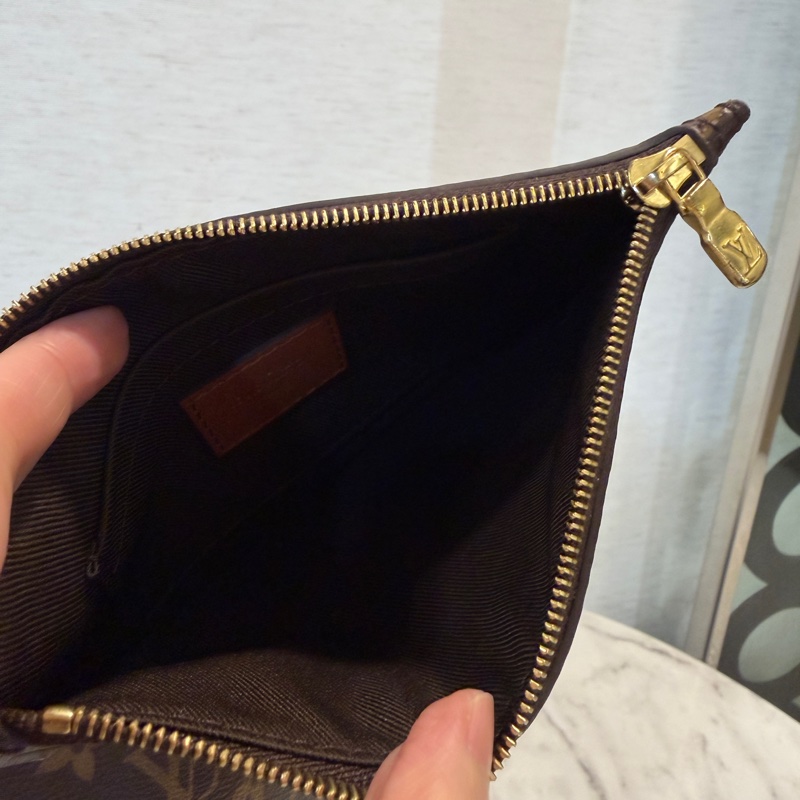 LV 雙色原花咖牛皮金釦Loop hobo半月肩斜背包M46311-16