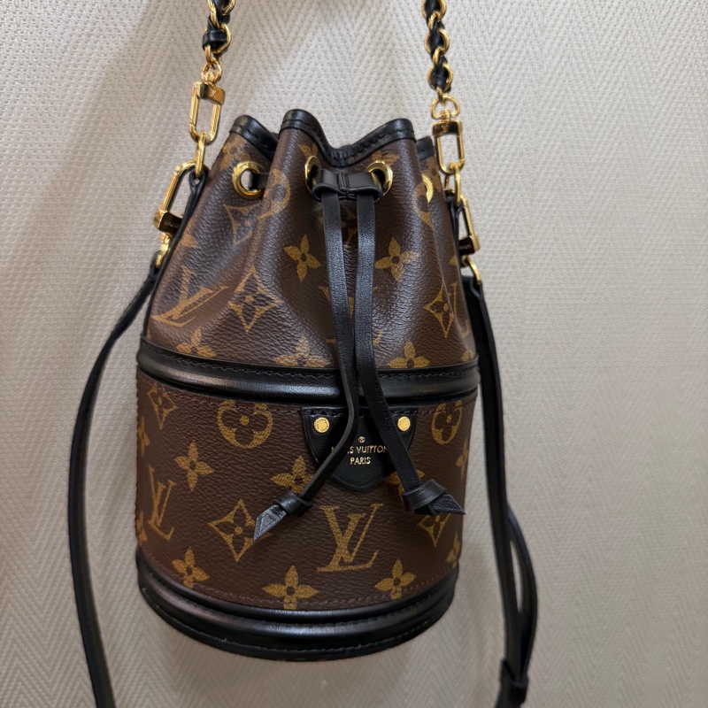 LV 原花黑牛皮Canoe 束口水桶肩斜背包M83480-0