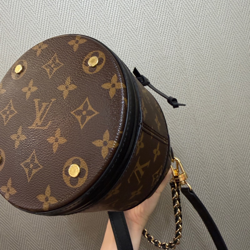 LV 原花黑牛皮Canoe 束口水桶肩斜背包M83480-8