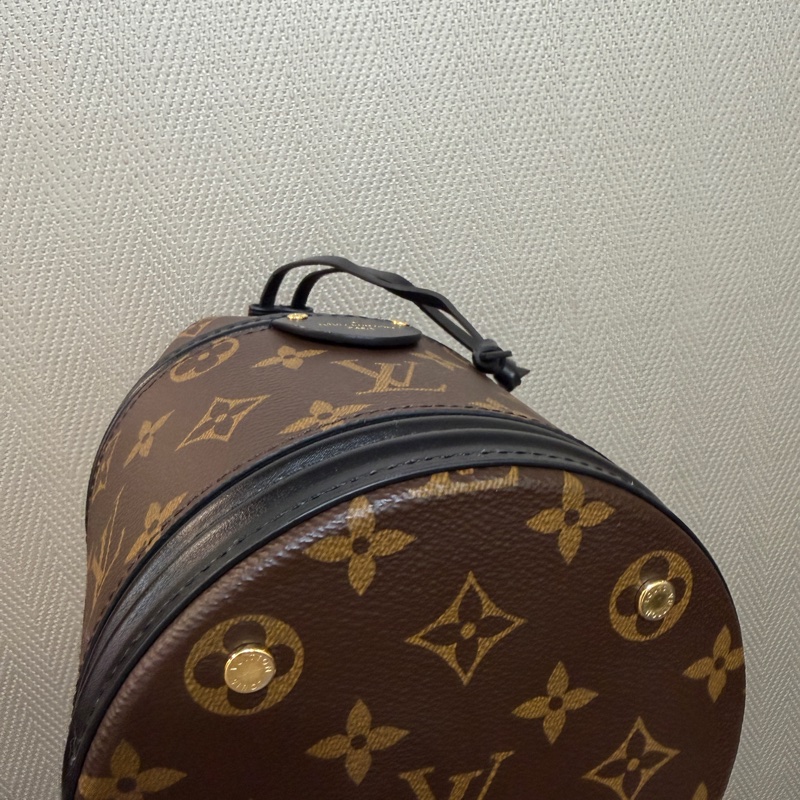 LV 原花黑牛皮Canoe 束口水桶肩斜背包M83480-10