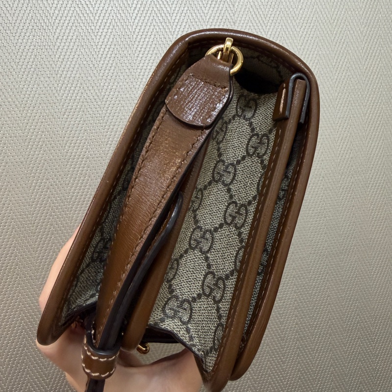 Gucci PVC咖牛皮金釦雙層磁吸斜背包-4
