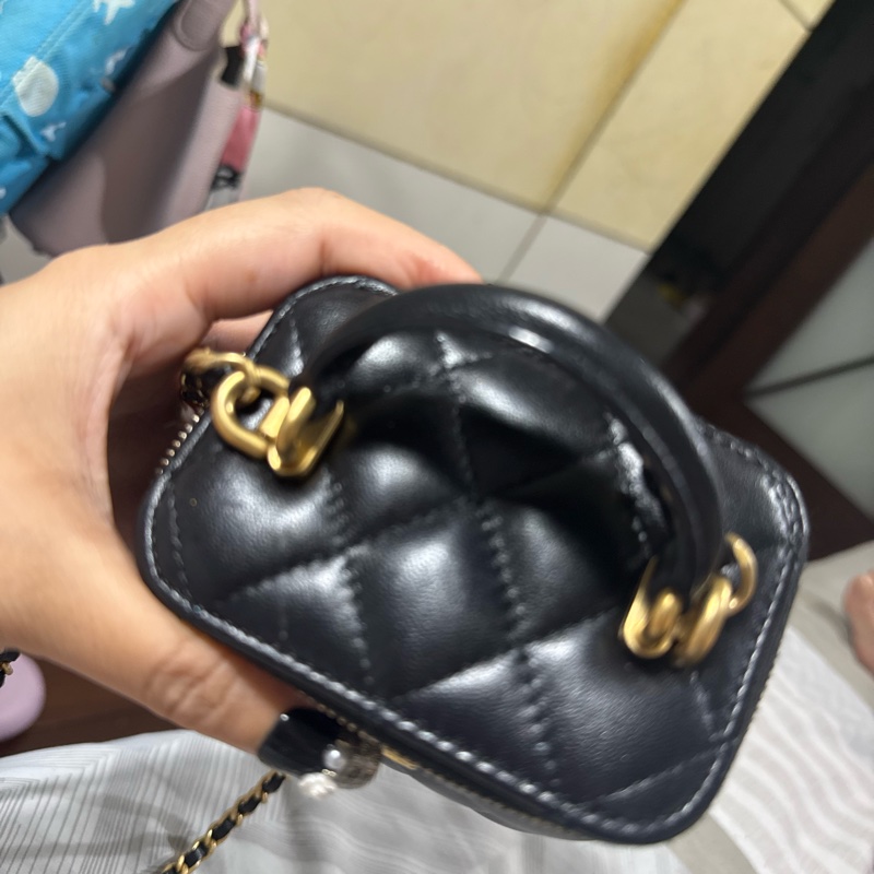 Chanel 香奈兒 經典金雙C羊皮金鍊迷你二用化妝包(AP2198-黑)-13