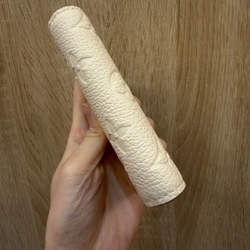 LV 米白牛皮壓紋Rosalie金釦零錢卡包M81445-4