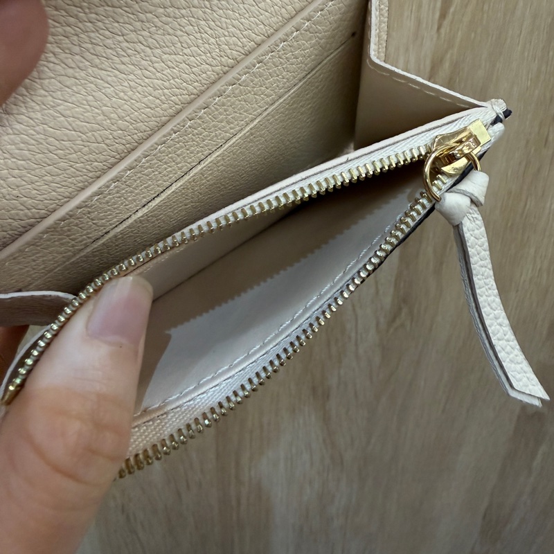LV 米白牛皮壓紋Rosalie金釦零錢卡包M81445-11