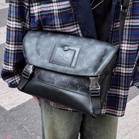 #LV 路易威登 #黑老花邮差斜挎包