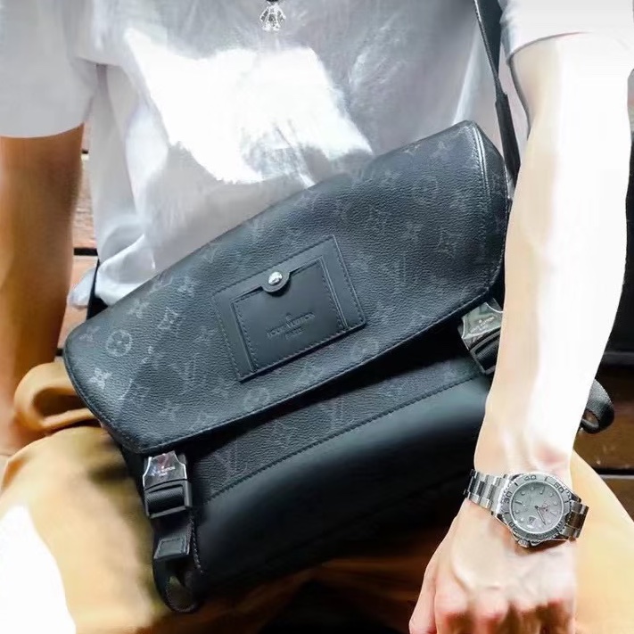 #LV 路易威登 #黑老花邮差斜挎包-1