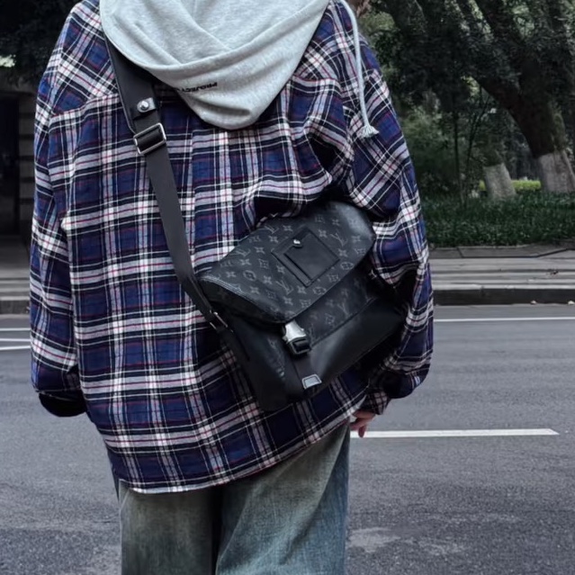 #LV 路易威登 #黑老花邮差斜挎包-5