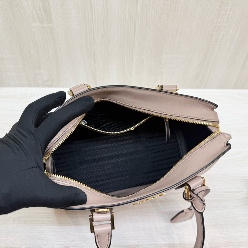 PRADA粉色金釦affine+soft c手提側背包1BA164-6