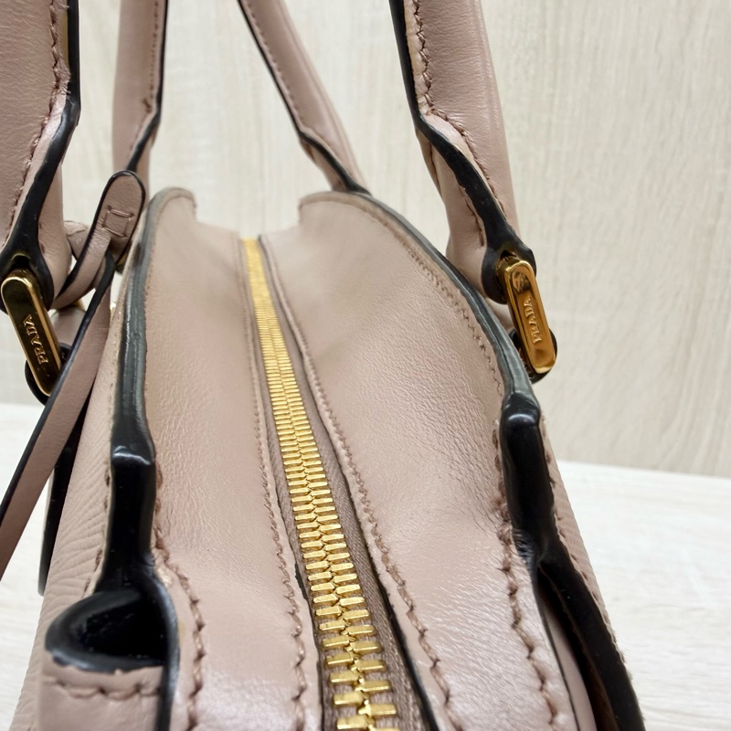 PRADA粉色金釦affine+soft c手提側背包1BA164-15