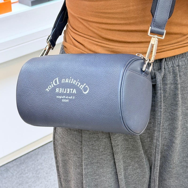 Unisex系列‼️罕有Dior roller bag-8