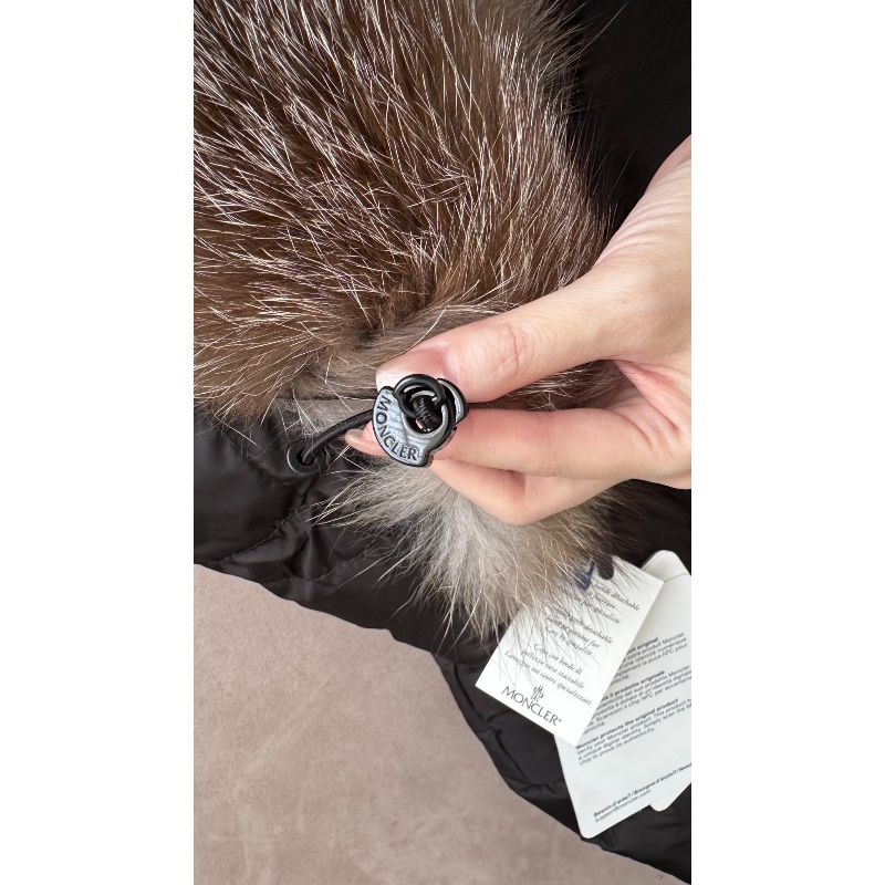 Mocler Khloe 黑色人氣款「現貨」!!0碼 絕版狐狸毛款 全新美品!送人自用都適合 附件:吊牌未拆、塵套、衣架-13