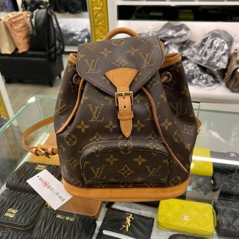 東區正精品㊣LV M51137 Vintage 原花字紋皮革前拉鍊口袋金釦翻蓋釦式抽繩束口後背包小款 RZ6337