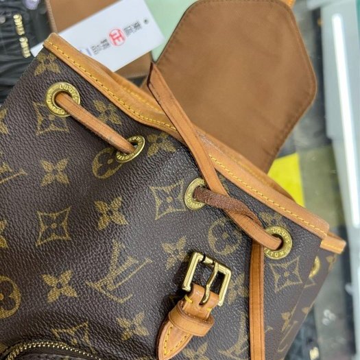 東區正精品㊣LV M51137 Vintage 原花字紋皮革前拉鍊口袋金釦翻蓋釦式抽繩束口後背包小款 RZ6337-10