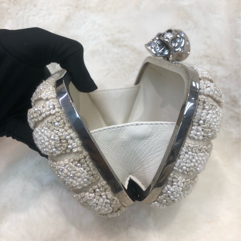 Alexander Mqueen 米白珠珠手拿包 XC339-8